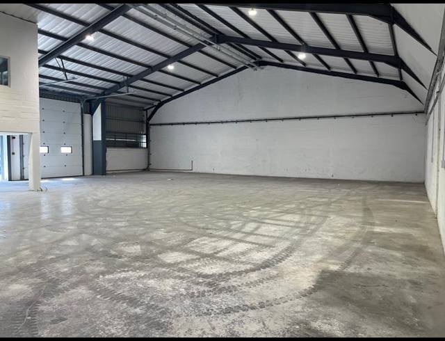 INDUSTRIAL PROPERTY TO RENT IN RETREAT INDUSTRIAL